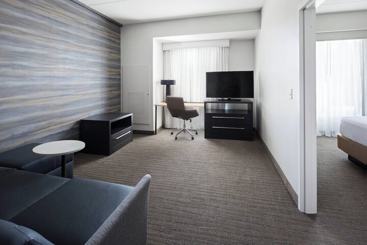 Room 22 of 37