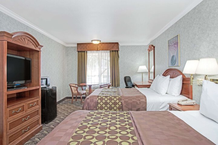 Room 15 of 28