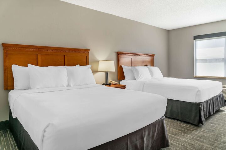 Country Inn & Suites by Radisson Rossford - Toledo South