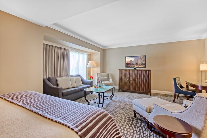 Omni Los Angeles Hotel at California Plaza