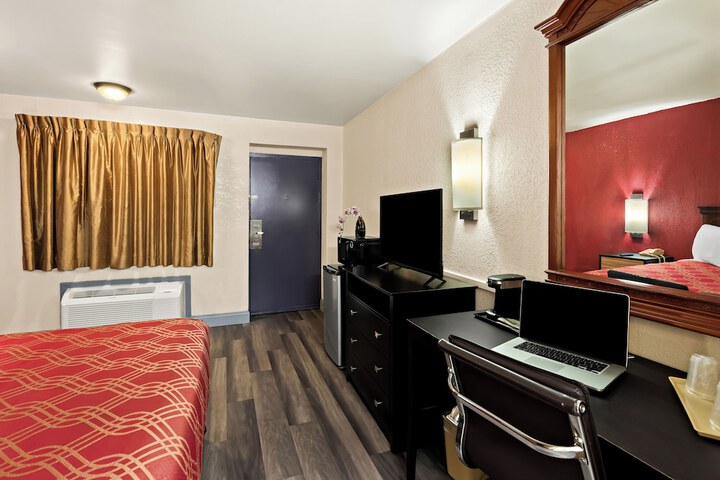 Bellmawr Economy Inn