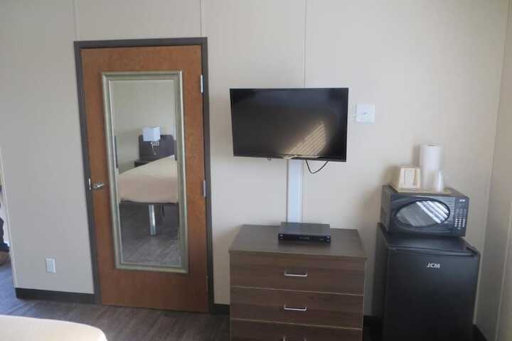 Room 18 of 28