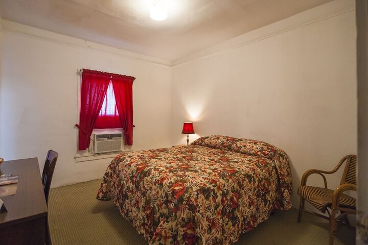 Room 34 of 97