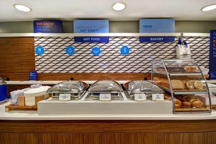 Holiday Inn Express Newport North - Middletown by IHG
