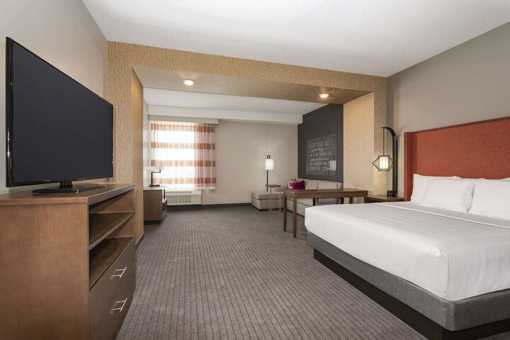Room 17 of 35