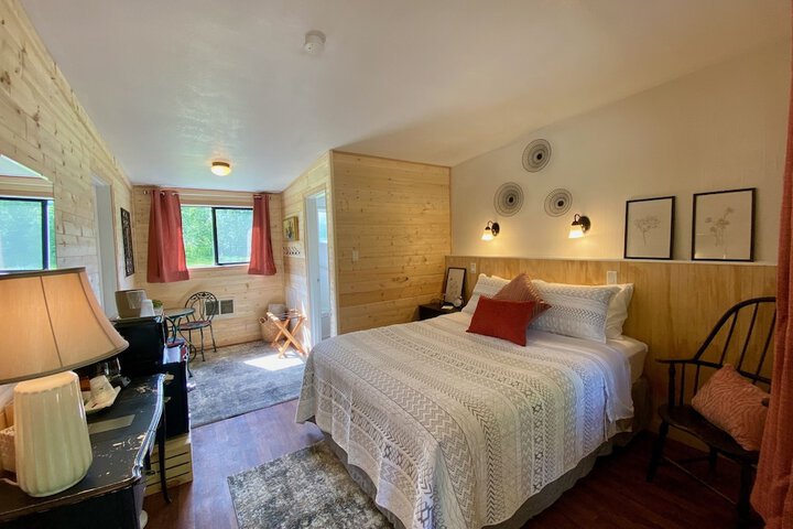 Emerald Valley Inn
