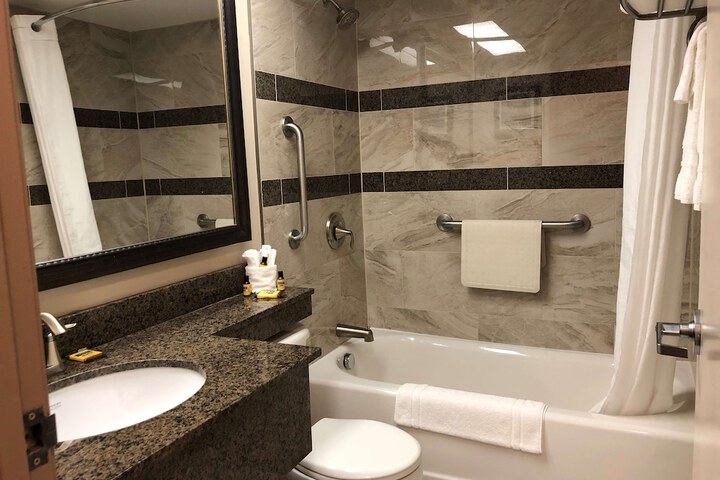 Best Western Plus Cobourg Inn & Convention Centre