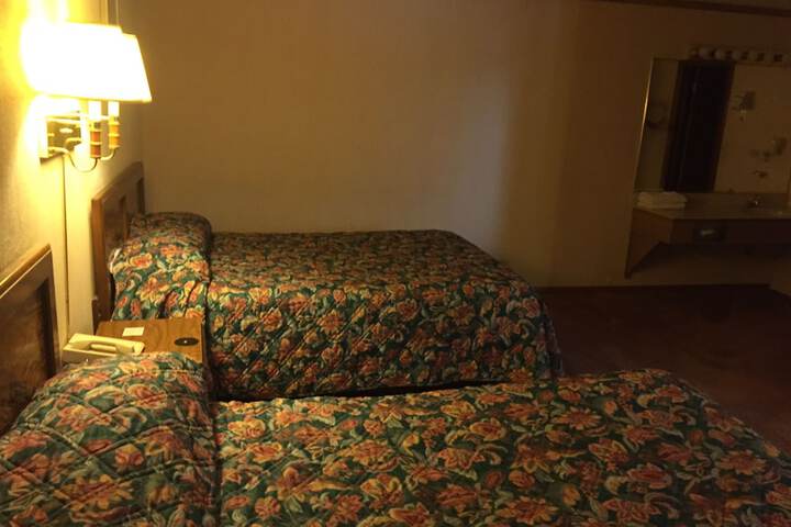 Room 10 of 26