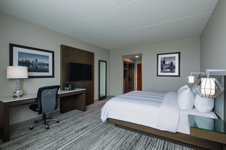 Room 8 of 36