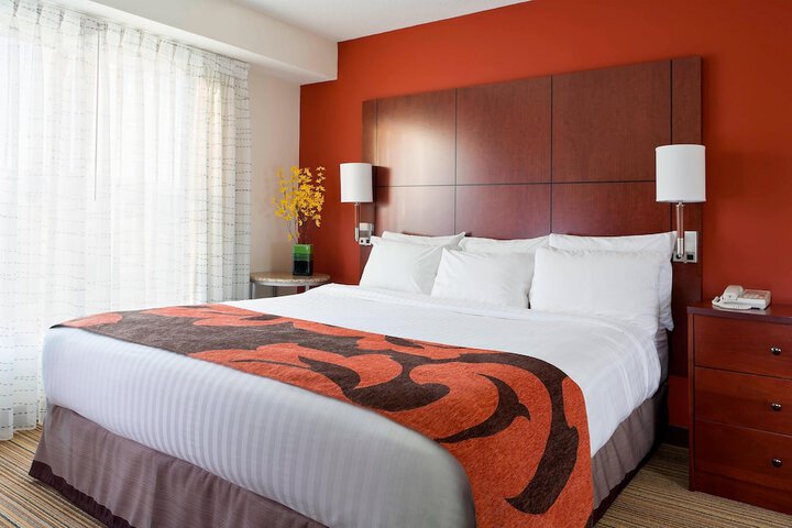 Room 10 of 26