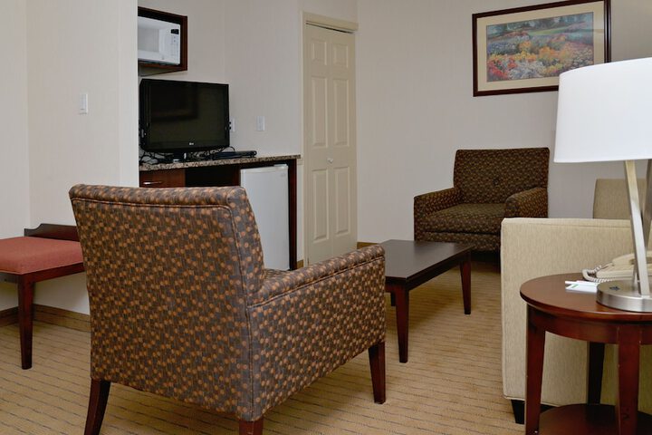 Room 27 of 64