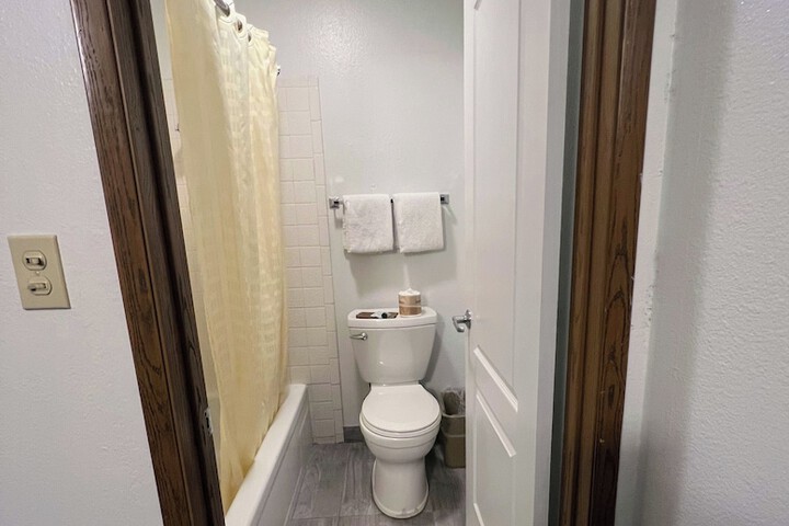 Room 17 of 43