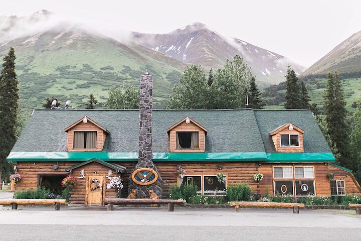 Summit Lake Lodge