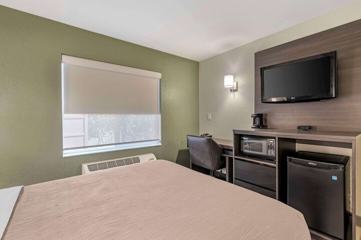 Room 26 of 41