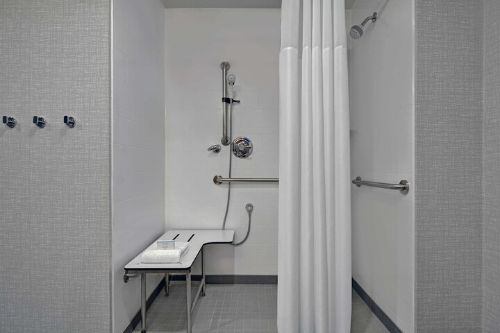 Room 34 of 46