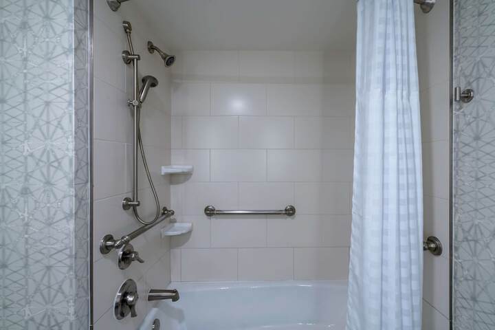 Room 28 of 58