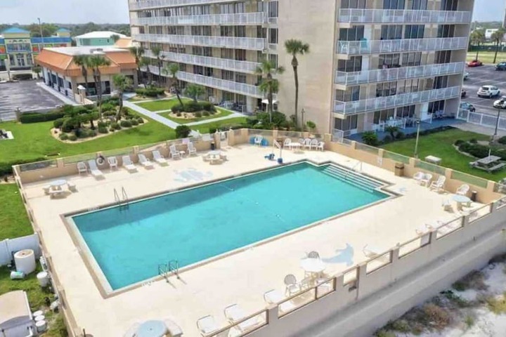 Pool 6 of 28