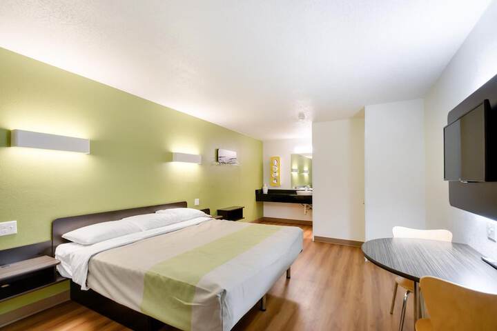 Room 15 of 41