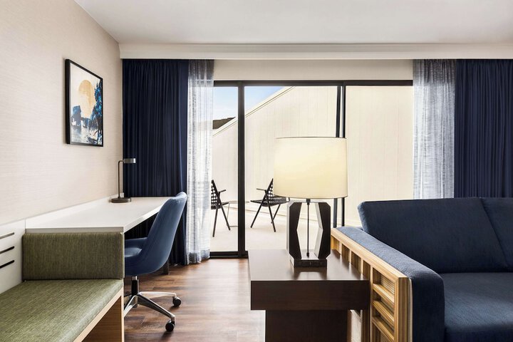 Room 32 of 100