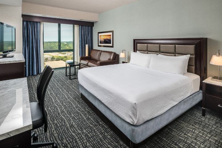 Crowne Plaza Springfield by IHG