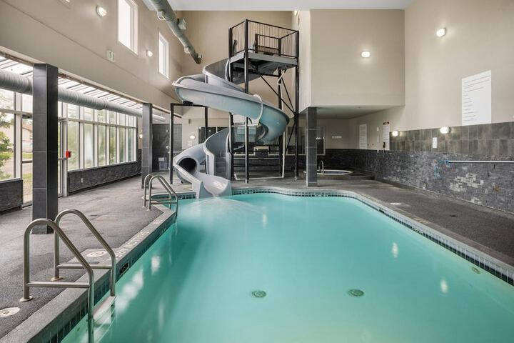 Pool 6 of 37