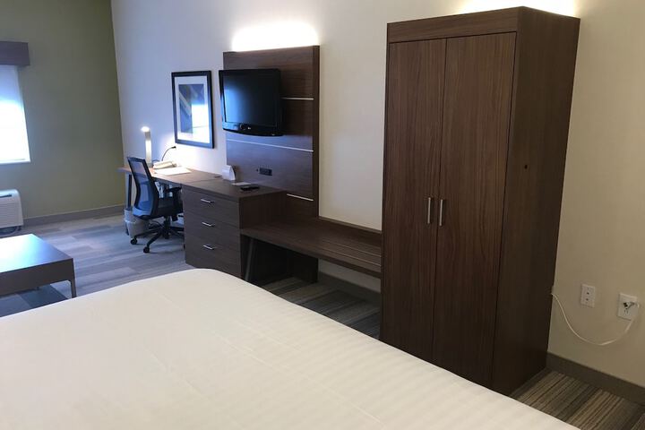 Holiday Inn Express Hotel & Suites Rochester - Victor by IHG