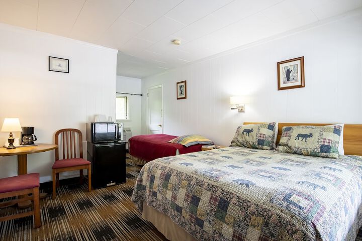 Lloyds on the River Country Inn by OYO