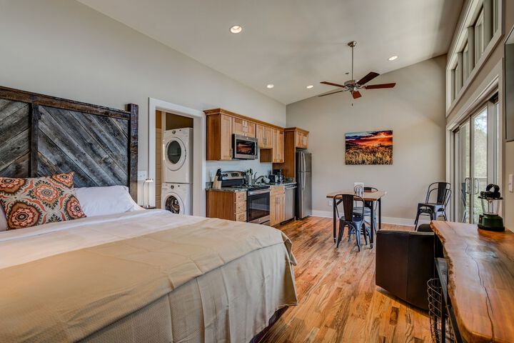 Pilot Cove Forest Lodging