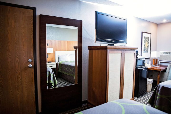 Room 27 of 36