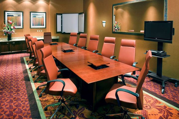 Embassy Suites by Hilton E Peoria Riverfront Conf Center