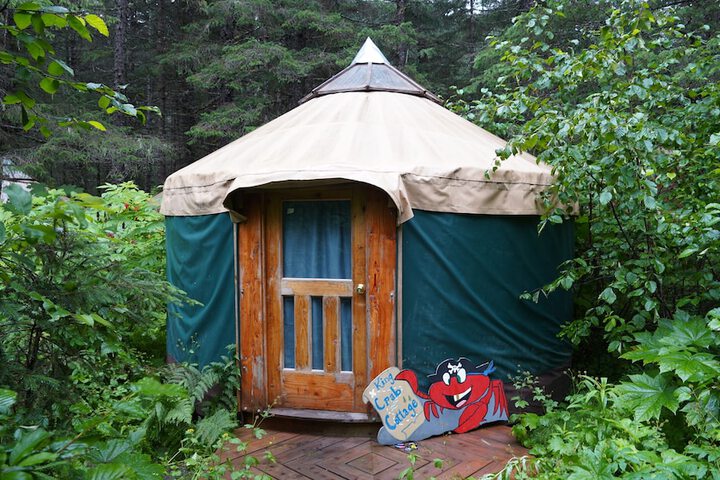 Nauti Otter Inn and Yurt Village