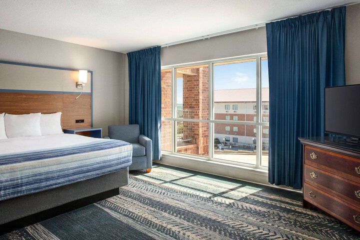AmericInn by Wyndham Branson & Conference Center