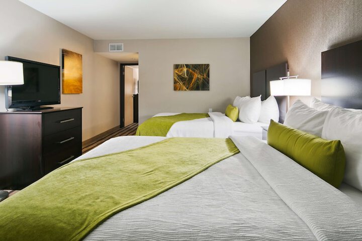 Room 17 of 27
