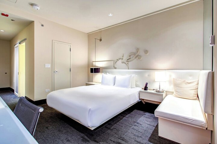 Room 19 of 112