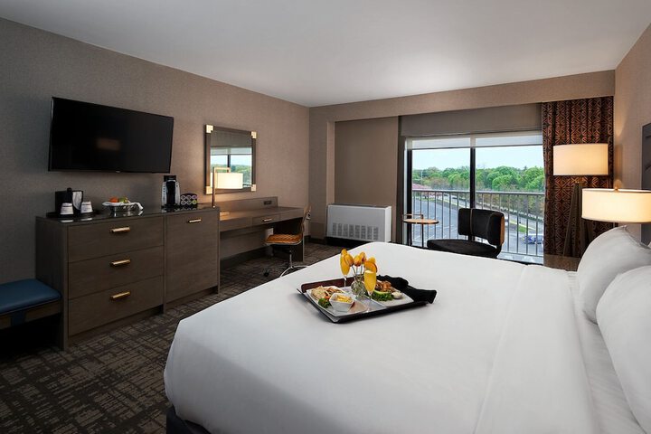 Crowne Plaza Providence-Warwick Airport by IHG
