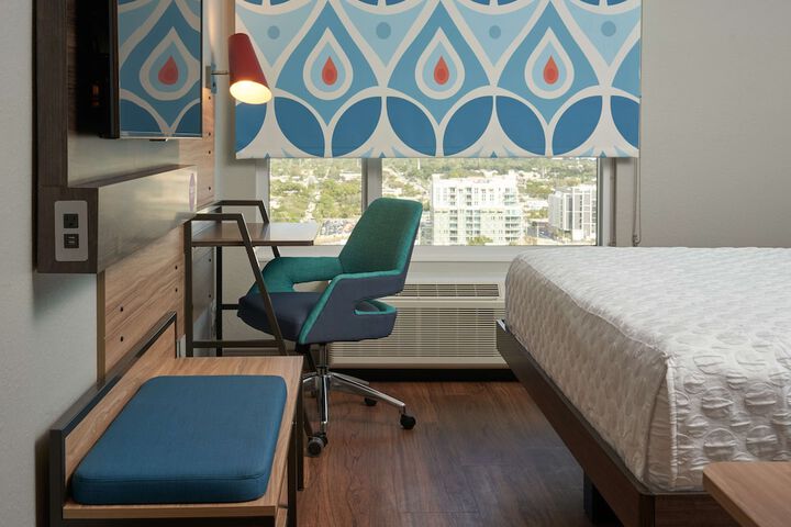 Room 21 of 38