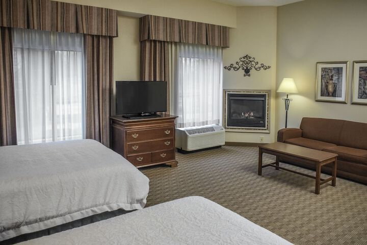 Hampton Inn & Suites Youngstown-Canfield