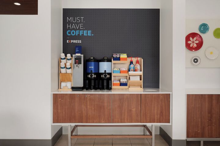 Holiday Inn Express & Suites Victoria - Colwood