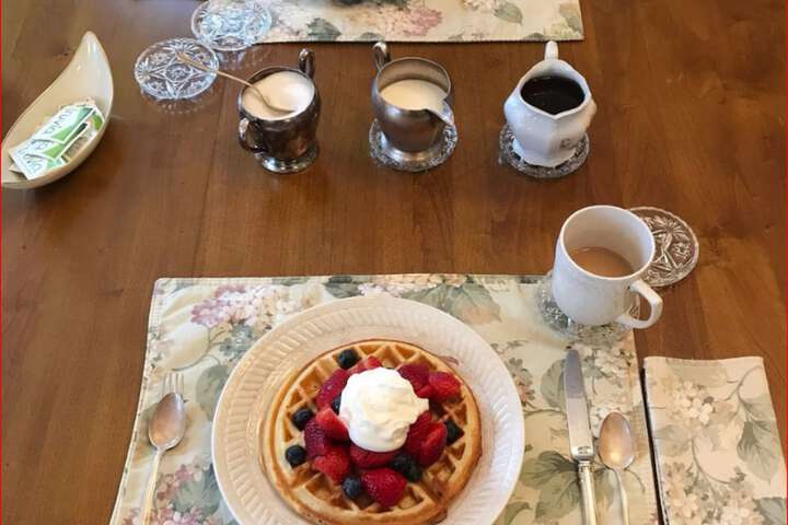 Breakfast/Coffee Service 15 of 17