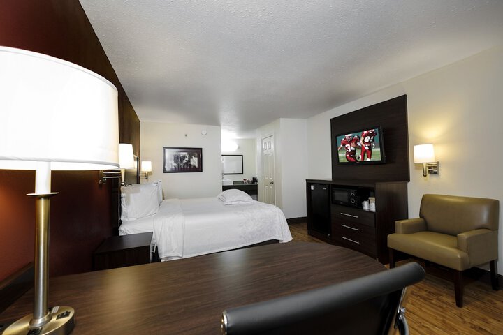 Red Roof Inn PLUS+ Hammond