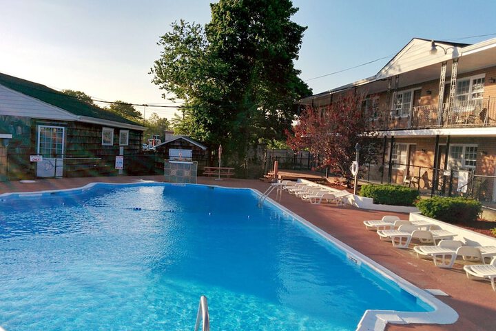 Pool 4 of 22