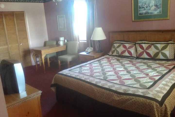 Room 11 of 42