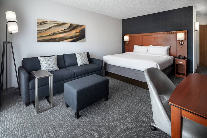 Room 15 of 27