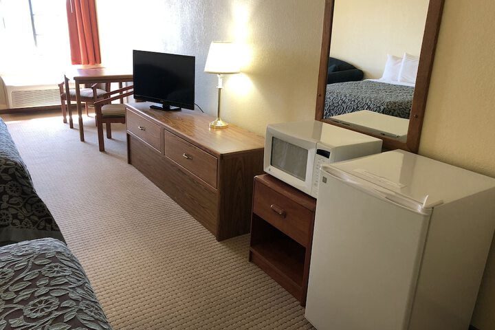Room 17 of 76