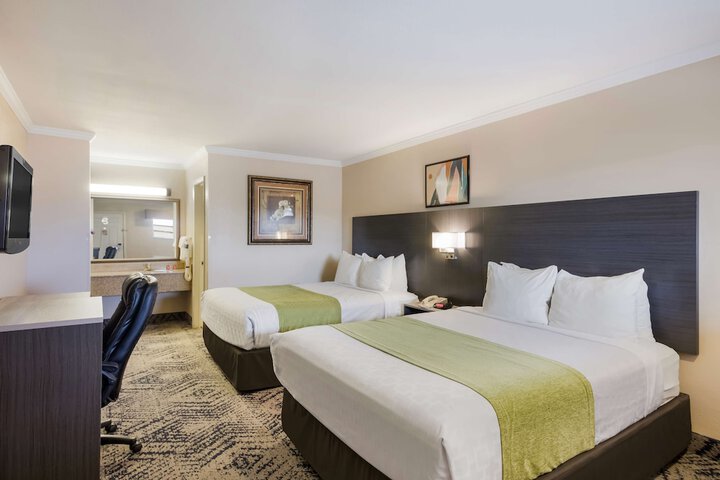 Room 12 of 30