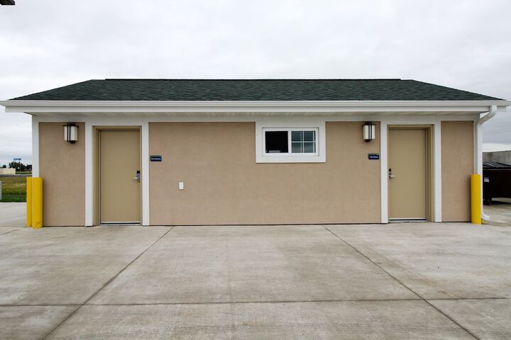 Cobblestone Hotel & Suites – Devils Lake