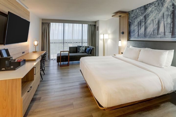 Room 37 of 60