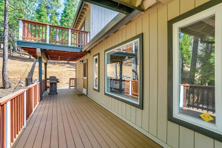 Pet-friendly California Cabin w / Beach Access