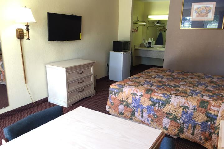 Room 30 of 34