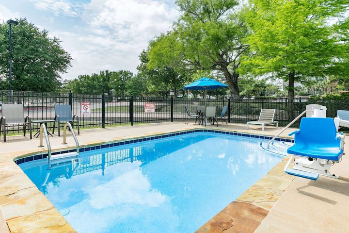 Pool 4 of 32